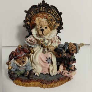 1998 Boyds Bear "I AM THE QUEEN" Charming Bear Figurine with Queen and Jester